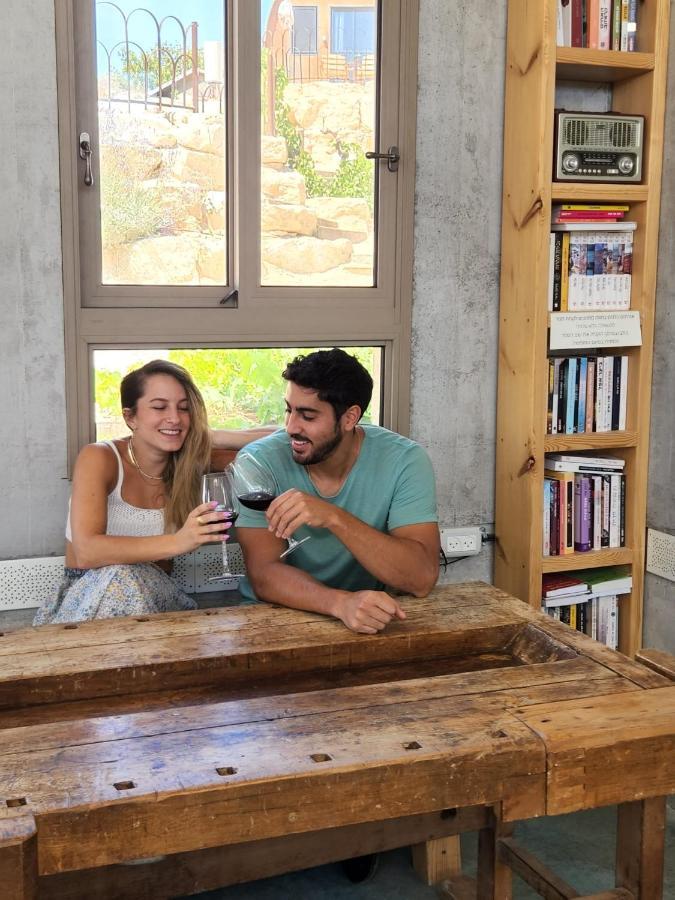 卡梅阿沃達特農場酒店 Midreshet Ben Gurion 外观 照片